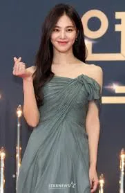 한지은, 이민호와 베드신 비하인드 공개 및 박정민의 출판사 대표 근황