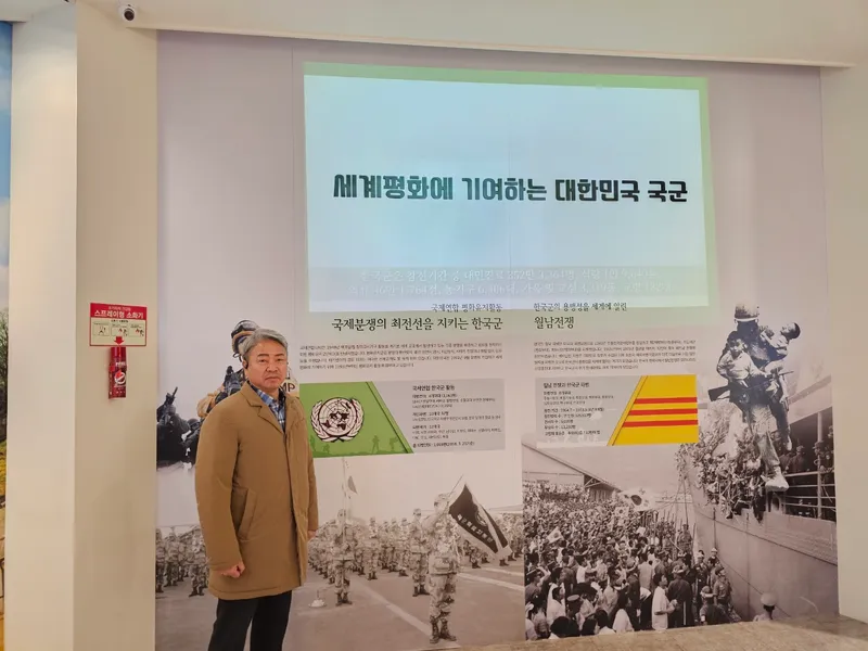 ▲ 현충 전시관 찾아 순국선열의 충혼 기려(김성주 경우회장)