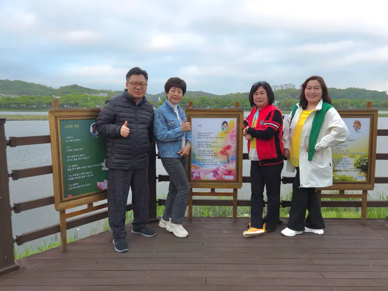 ▲ 경기지회 임원들과 기념촬영 (좌로부터) 이청강기자, 이현자총무국장, 염경희사무국장, 전선희 경기지회장