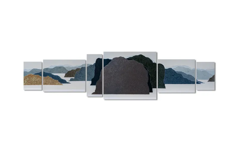 후하이잉_Landscape 139_56x220x0.8cm_Ceramic_2024 / 이젤리 제공