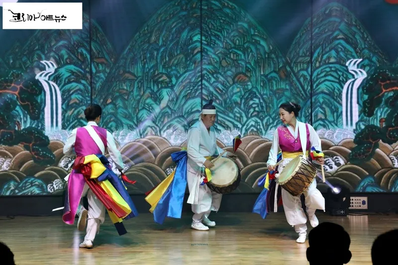 해우리예술단 진도북놀이