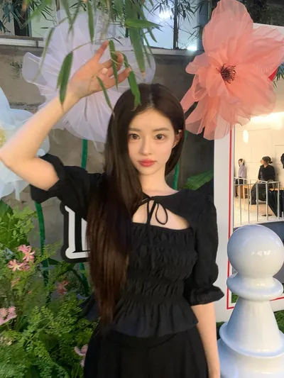 “이상한 나라에서 찾은 순간”…유혜원, 동심 환상 깃든 눈빛→청초미 각성
