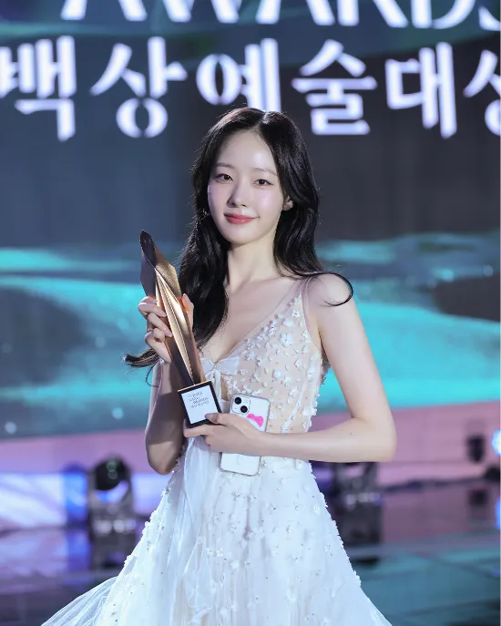 출처: 아우터 유니버스