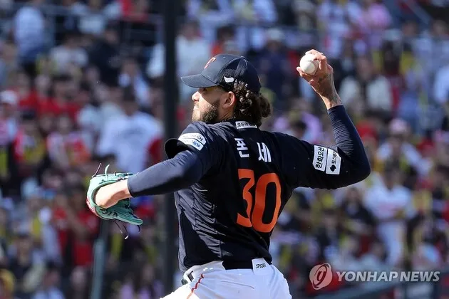 “5승·탈삼진 1위”…폰세, 한화 최초 외인투수 MVP→KBO 3∼4월 수상 / 연합뉴스