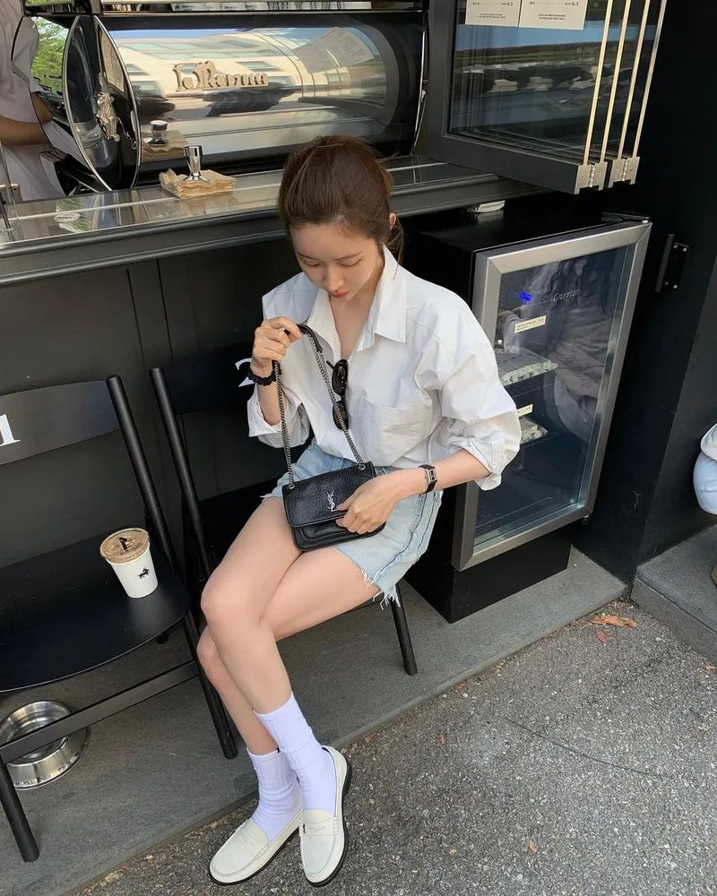 “여친룩+화이트 셔츠 청순 폭발”…차정원, 카페 거리→설렘 가득 일상 / 배우 차정원 인스타그램