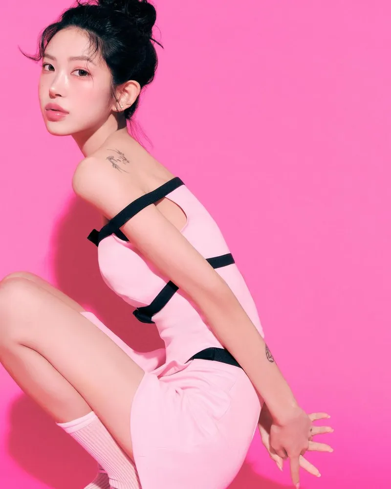 “파스텔 핑크에 녹아든 고요한 시선”…최준희, 여신 포스 압도→봄날 분위기 전율 / 모델 최준희 인스타그램