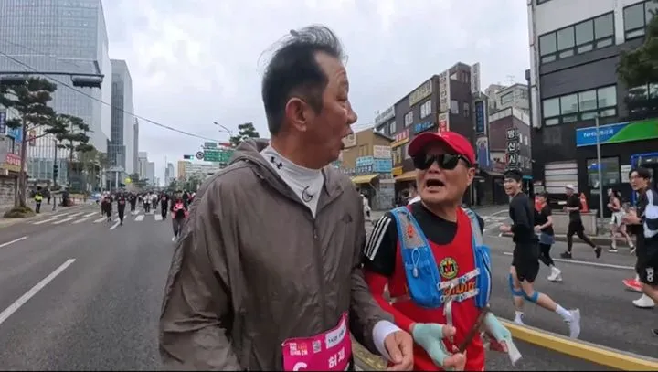 “깜짝 외침에 울컥”…이봉주·허재, ‘뛰어야 산다’ 마라톤 현장→뜨거운 도전