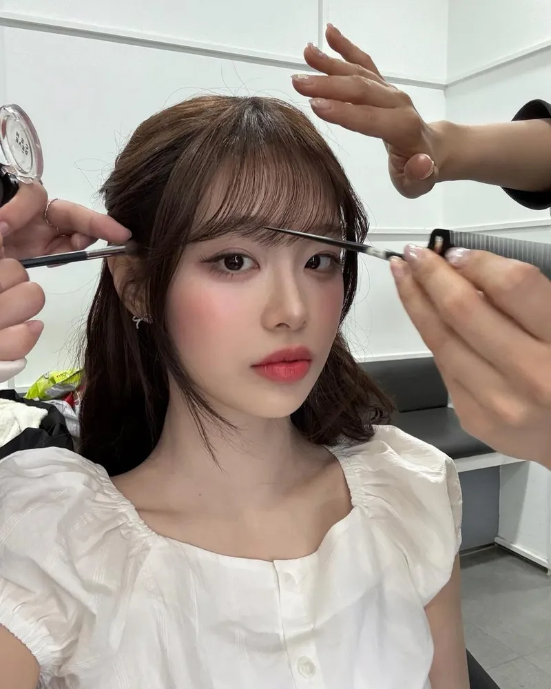 “베일 듯한 결, 투명 시선”…츄, 청초함 머금고→변화의 서막 / 가수 츄 인스타그램