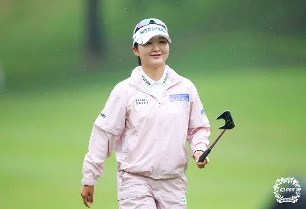 “연이틀 선두 질주”…이예원, NH투자증권 챔피언십 2R 선두→시즌 2승 눈앞 / 연합뉴스