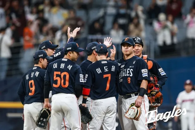 “33년 만에 11연승 신화”…한화, 키움 대파→KBO 단독 1위 질주 / 연합뉴스