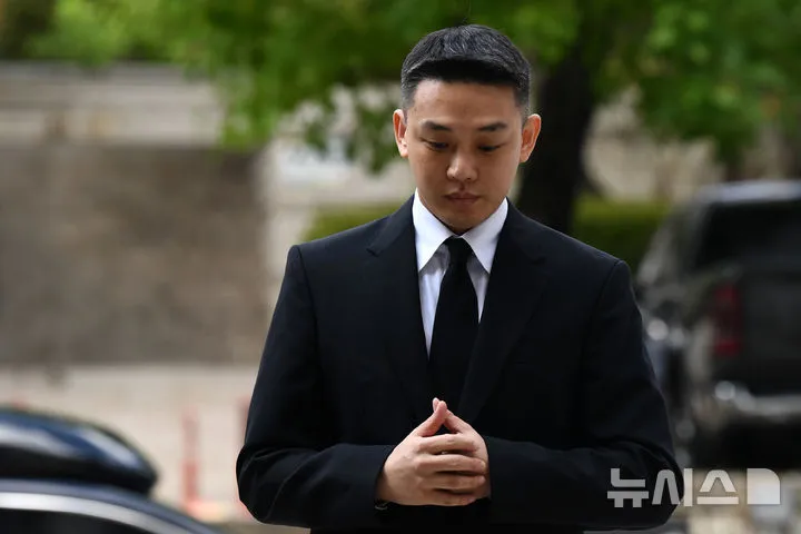 “유아인, 무대 위 편집 無”…‘하이파이브’ 강형철 감독, 진솔한 고백→현장 술렁