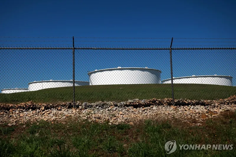 사진: 미국 오클라호마주 쿠싱의 원유 저장소 / 연합뉴스