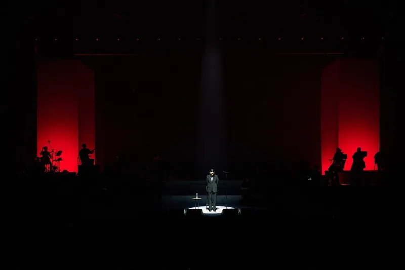 “THE LIGHT”…정준일, 어둠 뚫고 선 무대→감성 압도한 밤 / 가수 정준일 인스타그램