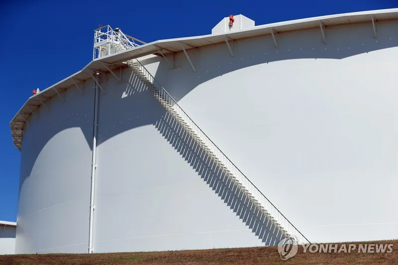 사진: 미국 오클라호마주 쿠싱의 원유 저장 시설 / 연합뉴스