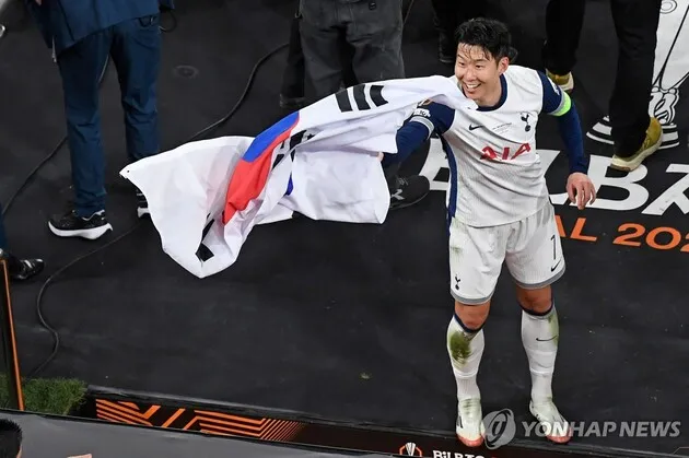 “첫 우승 감격”…손흥민, 교체 투입 유로파 결승→토트넘 41년 만의 정상 / 연합뉴스