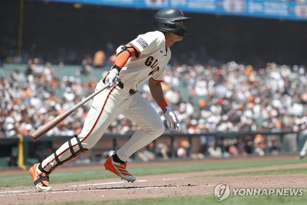 “멀티 출루+보살 활약”…이정후, 캔자스시티전 3출루→팀 패배 고군분투 / 연합뉴스