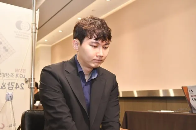 “17연패 사슬 끊다”…박정환, 신진서 넘고→4년 만에 메이저 우승 도전 / 연합뉴스