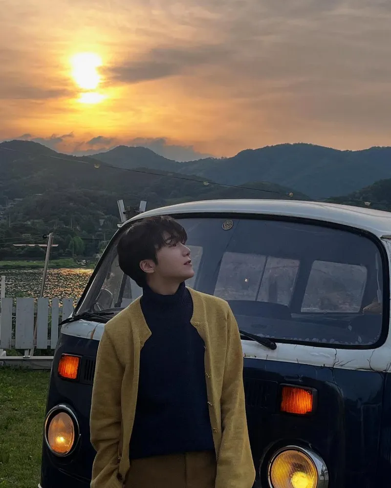 “저무는 노을 아래”…조진호, 감성 가득 봄날→너머의 휴식 / 그룹 펜타곤, 그룹 크레즐 조진호 인스타그램
