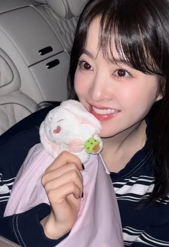 “인형보다 사랑스러워”…박보영, ‘뽀유’ 앞 미소→새로운 변신 예고
