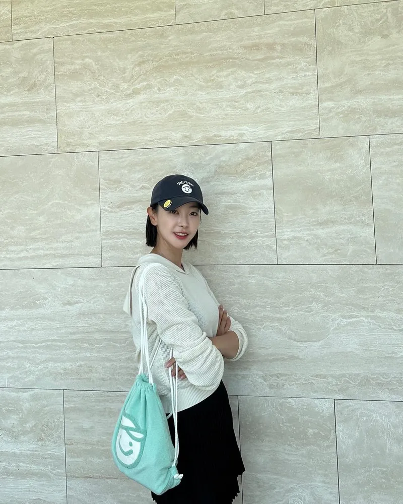 “귀여워… 오늘 스코어 묻지 마세요”…고원희, 쿨한 환한 미소→초여름 산뜻 비주얼 / 배우 고원희 인스타그램