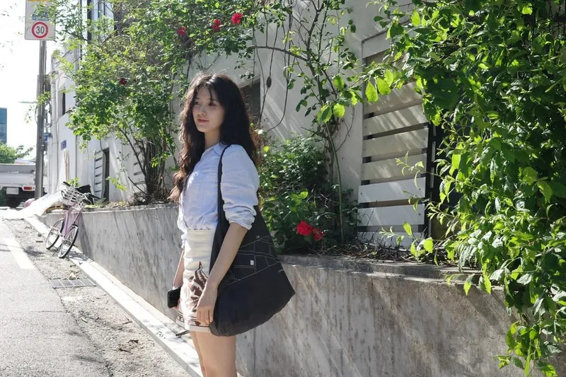 “햇살은 잠시 멈췄다”…문지원, 길 위의 여운→초여름 감성 산책 / 하트페어링 출연자 문지원 인스타그램
