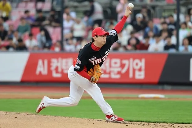 “6⅔이닝 무자책 역투”…양현종, KIA 수비진 실책 속 kt전→팀 승리 견인 / 연합뉴스