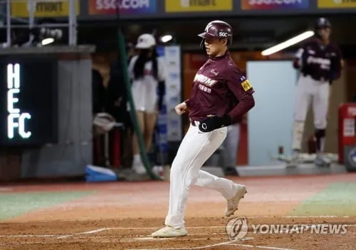 “29연속 도루 성공”…송성문, 이종범과 대기록 타이→KBO 최다 도루 경신 눈앞 / 연합뉴스