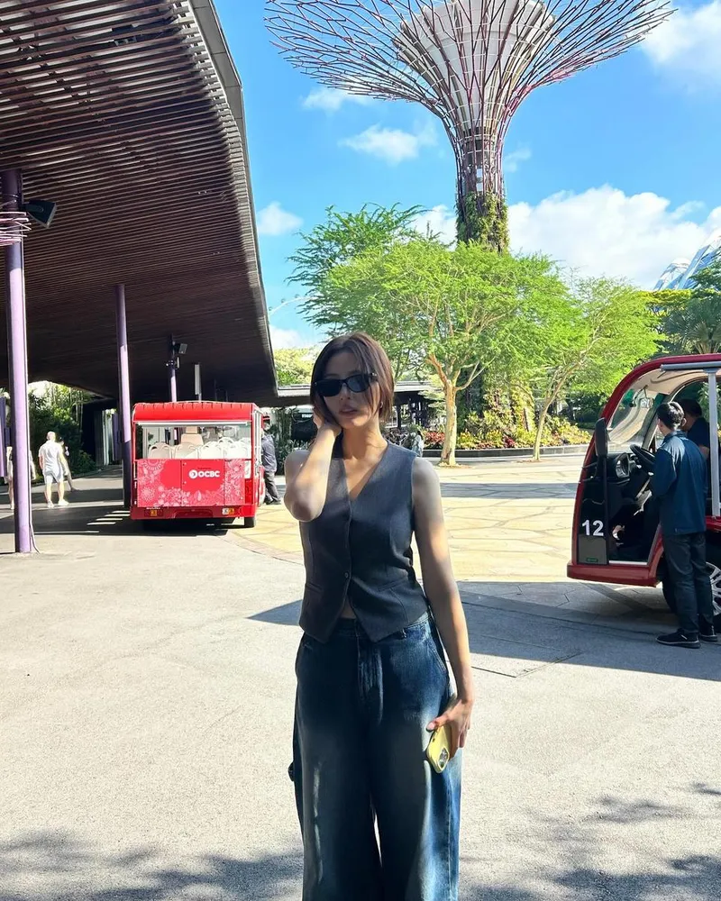 “청명한 오후에 머문 시선”…신세경, 생기 가득한 여름→여유로운 산책 / 배우 신세경 인스타그램