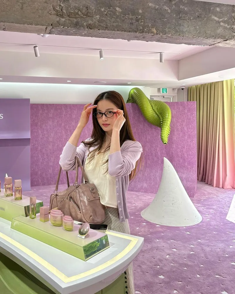 “나드리의 순간”…임보라, 보랏빛 공간에서→차분한 설렘 가득 / 방송인 임보라 인스타그램