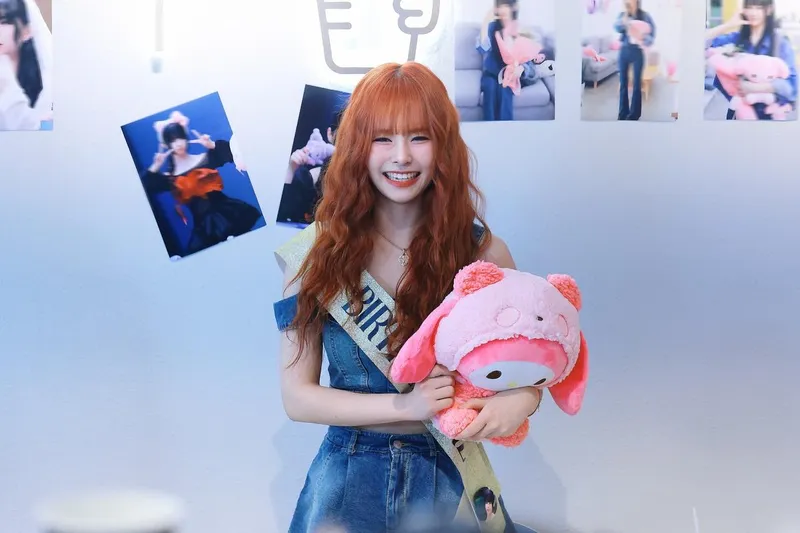 “잊지 못할 소중한 순간”…에버글로우 이유, 봄 햇살 속 미소→따스한 감성 폭발 / 걸그룹 에버글로우 이유 인스타그램