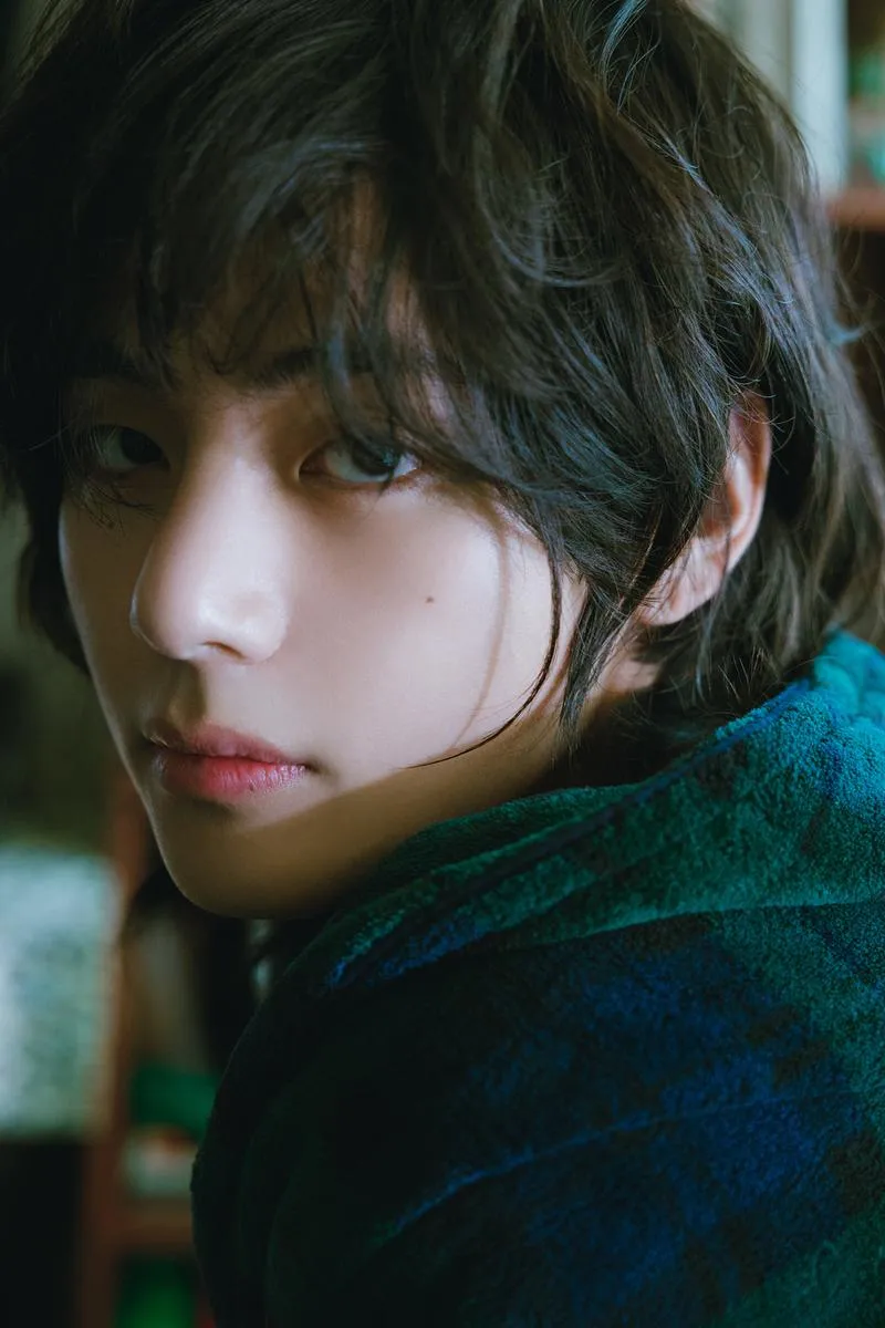 “로운 보컬 속 자유”…방탄소년단(BTS) 뷔, ‘Slow Dancing’ 5억 돌파→신기록 행진