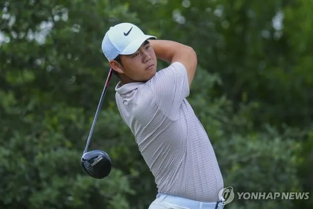 “10.5m 버디 칩인”…김주형, PGA 찰스 슈와브 챌린지 첫날→공동 57위 / 연합뉴스