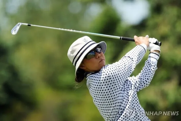 “버디쇼로 4언더파”…신지은, LPGA 리비에라 마야 오픈 첫날 공동선두→시즌 반전 노려 / 연합뉴스