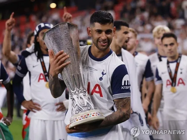 “베스트11에 4명”…토트넘, 유로파리그 정상→로메로 MVP 선정 / 연합뉴스