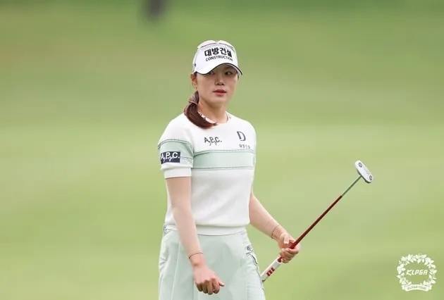“8언더파 맹타”…김민선, KLPGA E1 채리티 선두→시즌 2승 정조준 / 연합뉴스