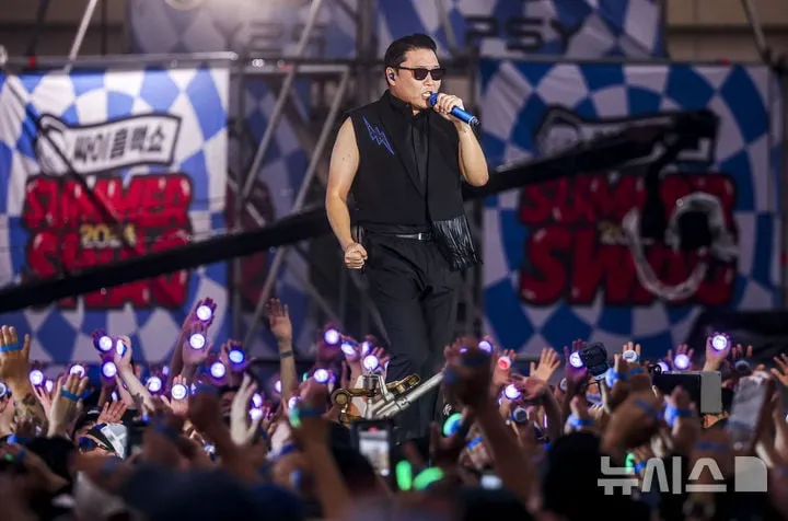 “여름 도심을 적시는 함성”…싸이, ‘싸이흠뻑쇼’ 전국 투어→환호 예고 / 피네이션