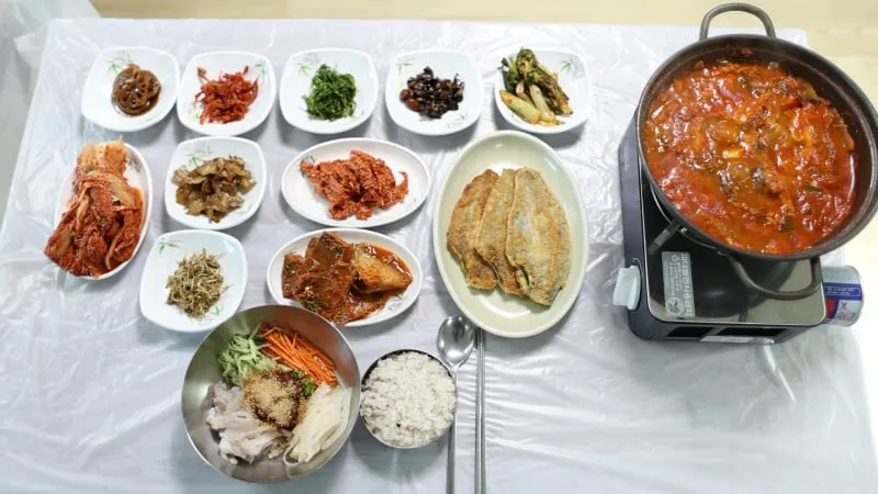 바다와 사람, 동행의 기록…‘동네 한 바퀴’ 영덕군 여정→푸른 길에 인생을 남기다 / KBS