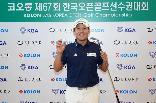 “홀인원 포함 5타 만회”…문도엽, 한국오픈 2R 반등→우승 경쟁 합류 / 연합뉴스
