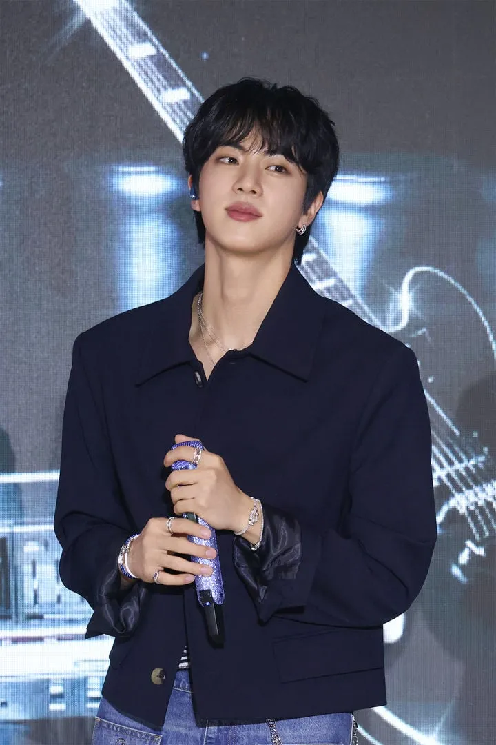 “영국차트 흔든 울림”…방탄소년단(BTS) 진, ‘에코’·‘돈트 세이’ 연이은 기록→솔로 존재감 각인