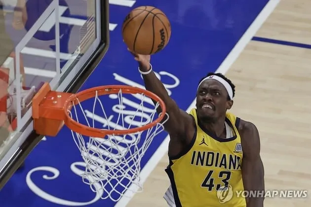 “39점 불꽃투”…시아캄, NBA 동부결승 2차전 맹활약→인디애나 2연승 견인 / 연합뉴스