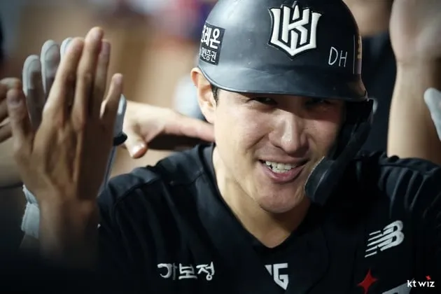 “4안타 폭발”…황재균, 키움전 연타석 안타→kt 2연승 견인 / 연합뉴스
