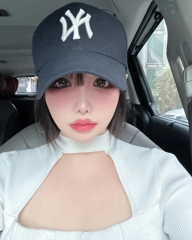 “멈춰 있던 시간이 흐르죠”…박봄, 설렘 품은 시선→2NE1 동행의 순간 / 걸그룹 2NE1 박봄 인스타그램