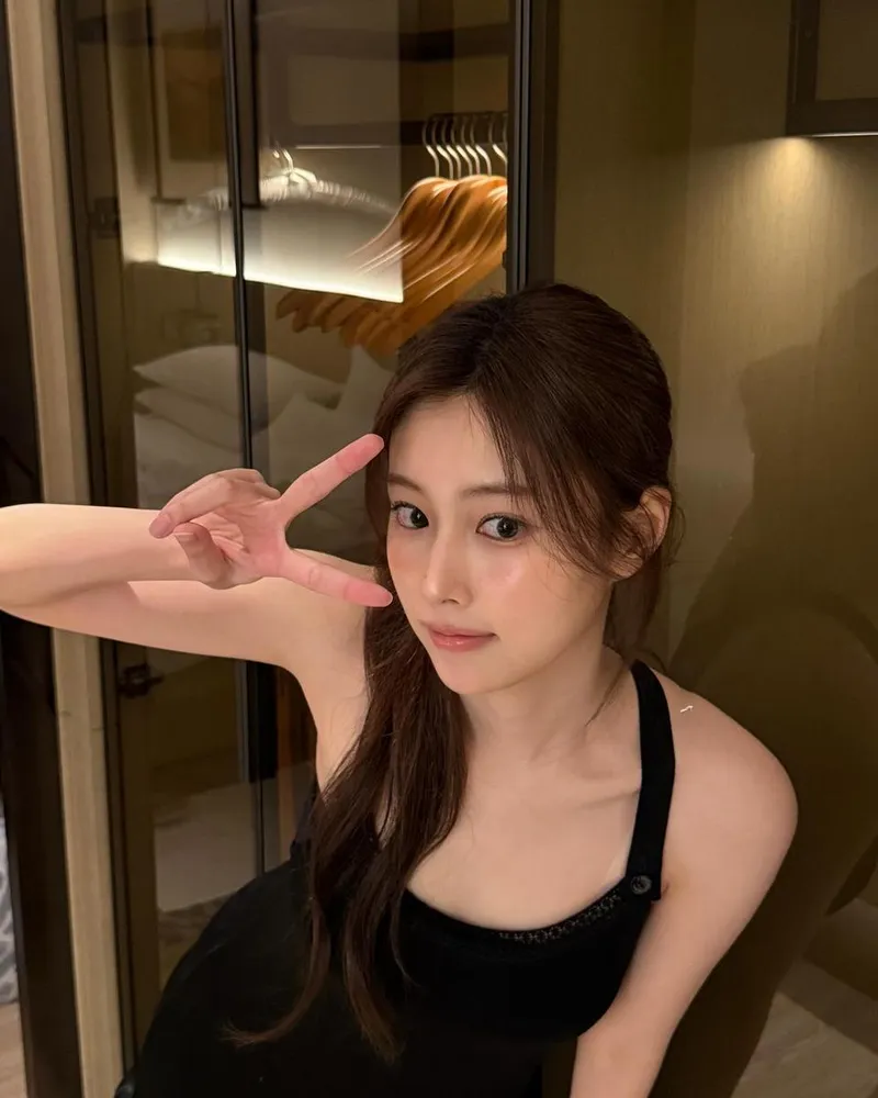 “고요한 밤, 반짝이는 미소”…강혜원, 여름 저녁→투명 무드 대반전 / 걸그룹 아이즈원 강혜원 인스타그램