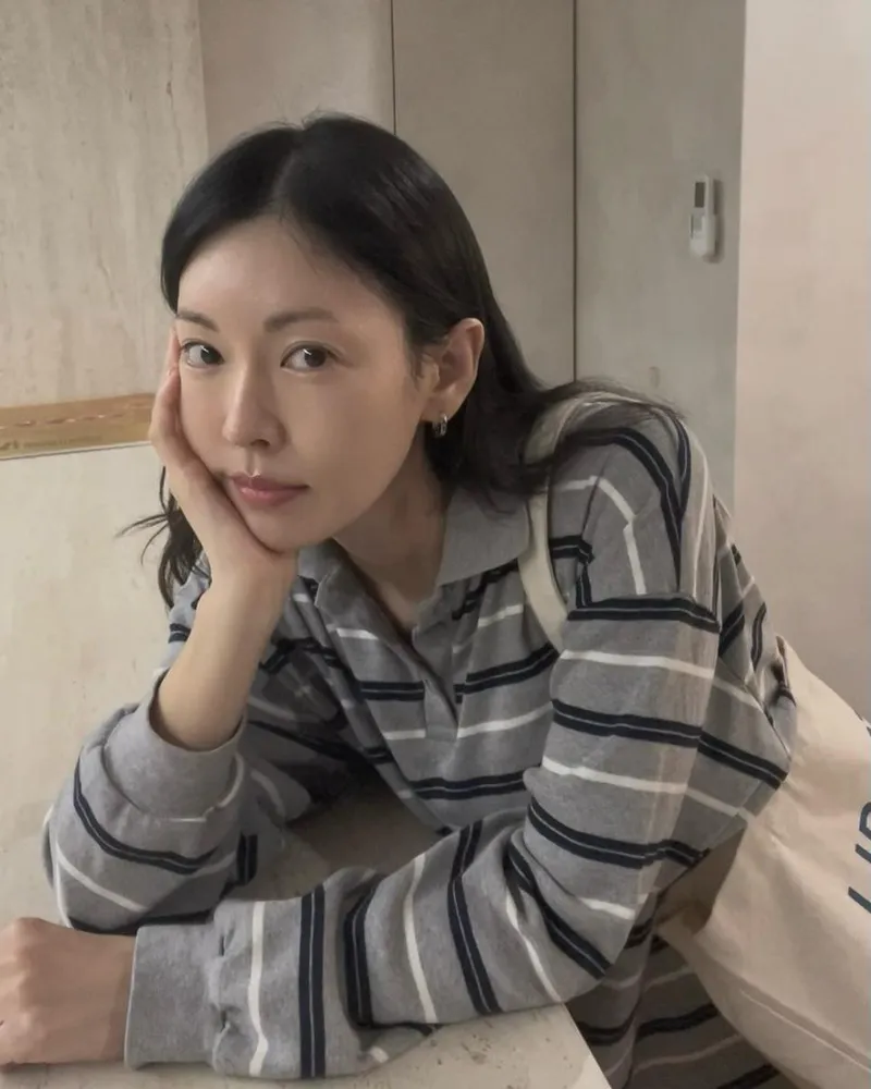 “고요한 오후 빛처럼”…김소연, 담담한 눈빛→쉼표 같은 일상 / 배우 김소연 인스타그램