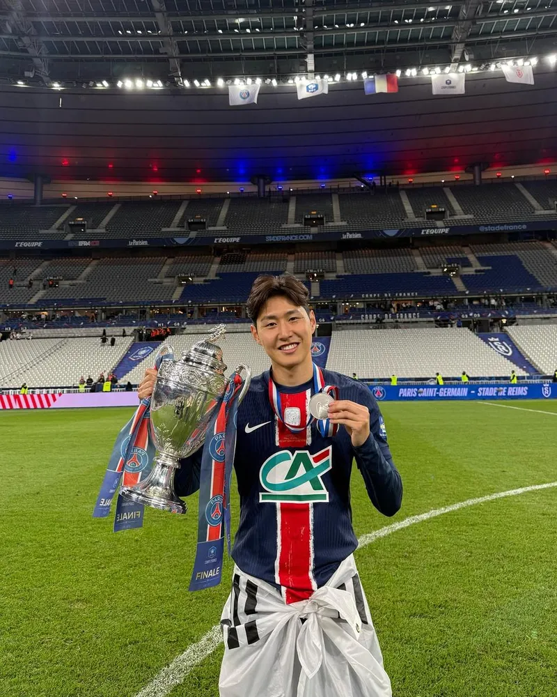 “One more +1”…이강인, 우승의 찬란한 순간→파리의 밤을 밝히다 / 축구선수 이강인 인스타그램