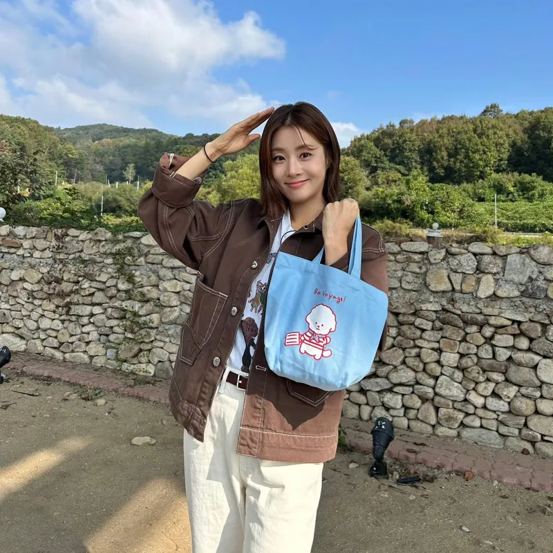 “집나가면 개호강 첫방”…강소라, 맑은 미소로 전한 설렘→초여름 햇살 가득 인증 / 배우 강소라 인스타그램