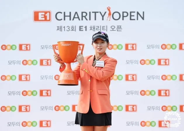 “노보기 우승 감동”…박현경, E1채리티오픈 역전→상금 전액 기부 / 연합뉴스