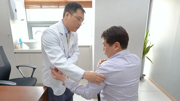 오십견 증상·통증, 연세스타병원 통합치료로 개선→적극적 관리 중요성 부각