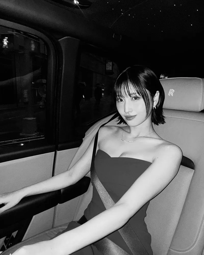 “깊어지는 밤과 함께”…모모, 흑백 무드→도회적 카리스마 / 걸그룹 트와이스 모모 인스타그램