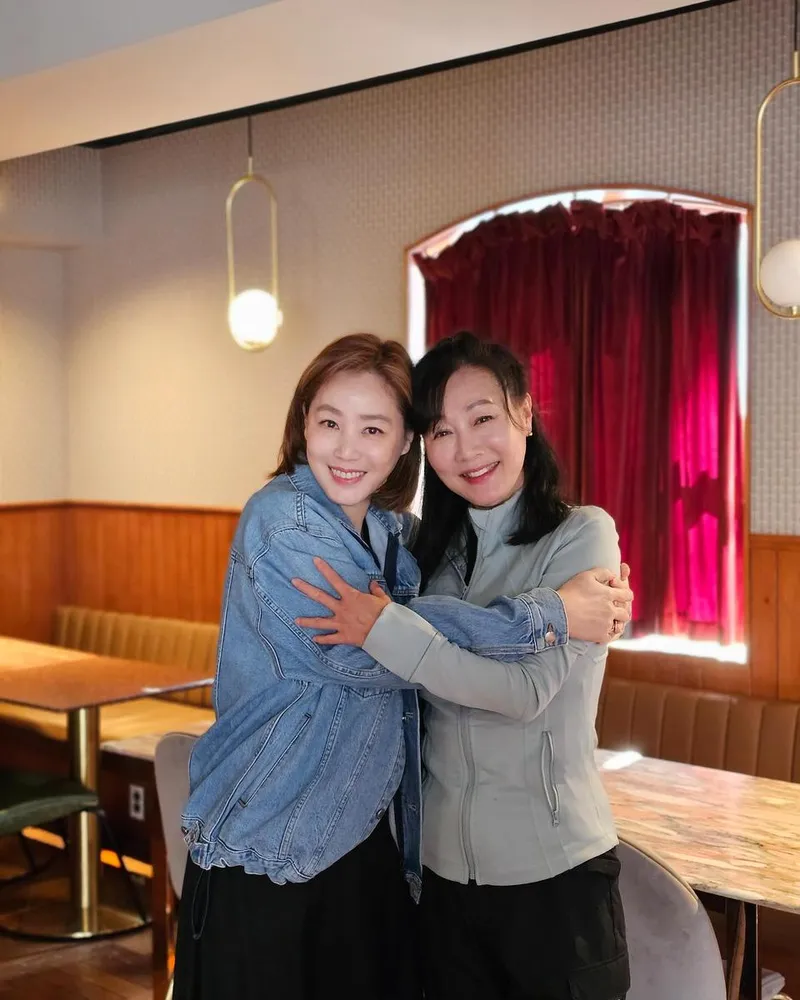 “사랑하는 내친구 빵은희”…김성령, 포근한 미소→따스한 우정의 순간 / 배우 김성령 인스타그램